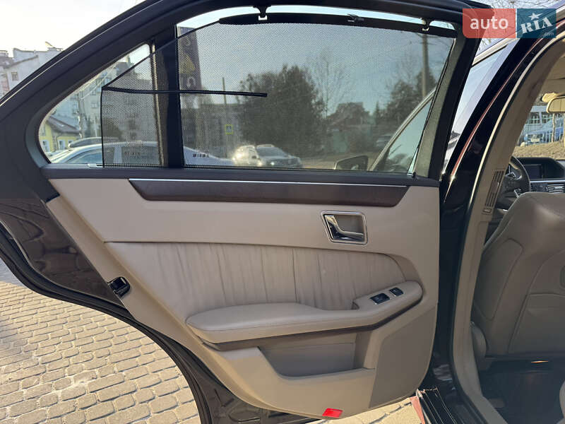 Седан Mercedes-Benz E-Class 2010 в Львове