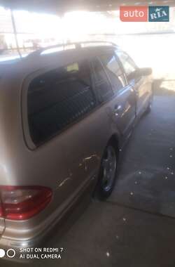 Універсал Mercedes-Benz E-Class 2001 в 