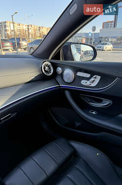 Купе Mercedes-Benz E-Class 2017 в 