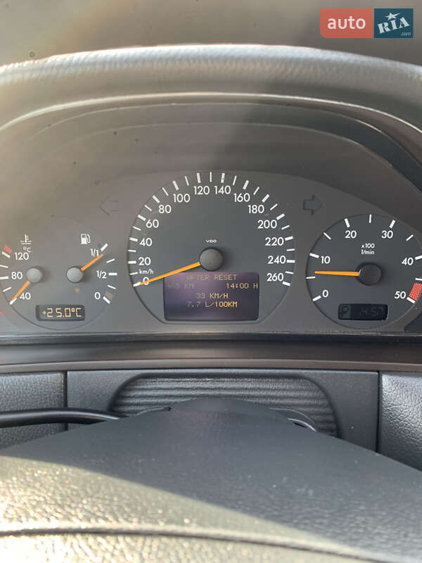 Седан Mercedes-Benz E-Class 2002 в Недобоевцах