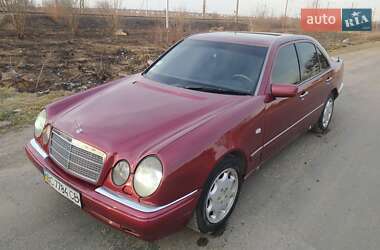 Седан Mercedes-Benz E-Class 1997 в Стрию