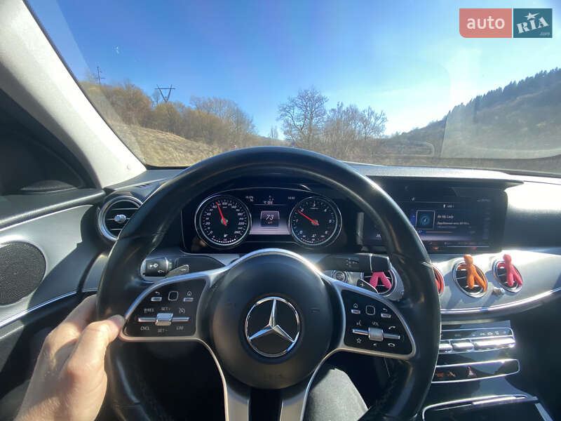 Седан Mercedes-Benz E-Class 2018 в Воловцю