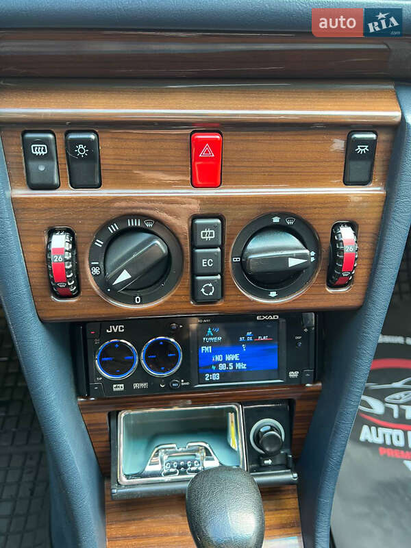 Седан Mercedes-Benz E-Class 1989 в Днепре