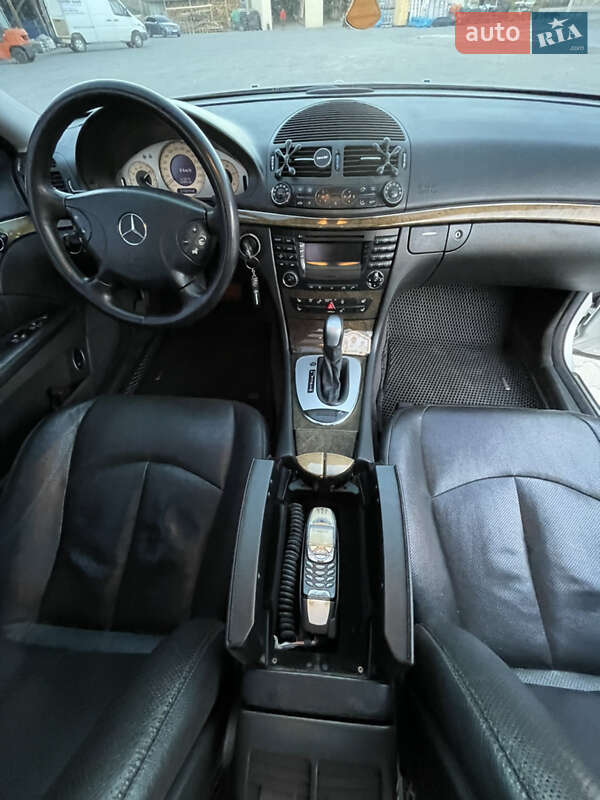 Седан Mercedes-Benz E-Class 2003 в Сокирянах