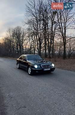 Седан Mercedes-Benz E-Class 2000 в Виннице