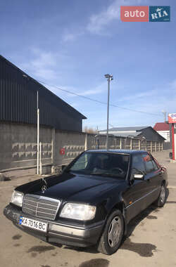 Седан Mercedes-Benz E-Class 1988 в 
