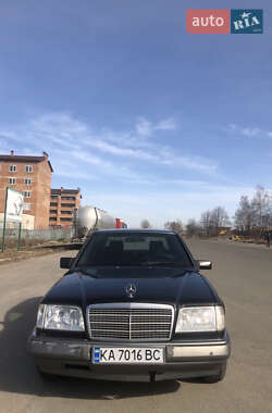 Седан Mercedes-Benz E-Class 1988 в 
