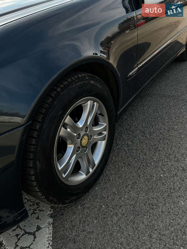 Седан Mercedes-Benz E-Class 2005 в Ужгороде