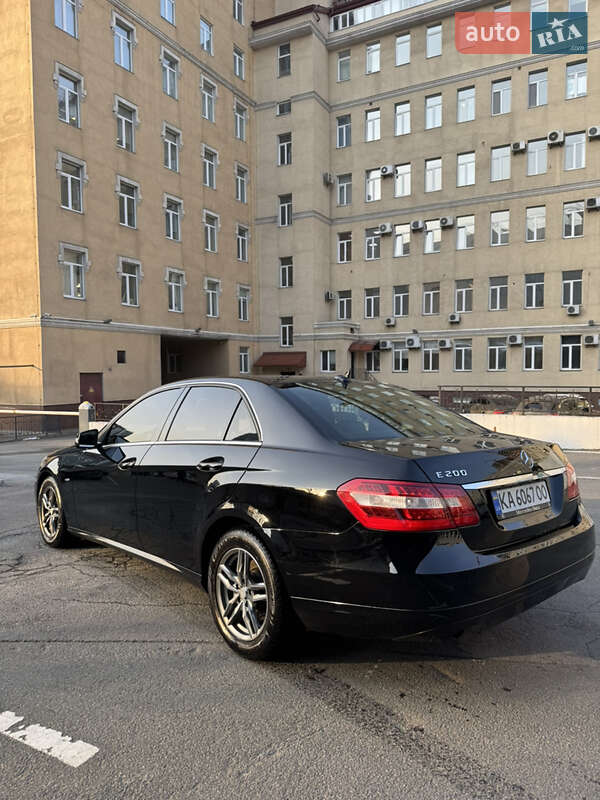 Седан Mercedes-Benz E-Class 2012 в Києві