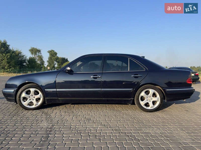 Седан Mercedes-Benz E-Class 2002 в Харькове