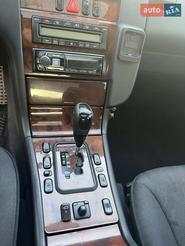 Седан Mercedes-Benz E-Class 2002 в Харькове