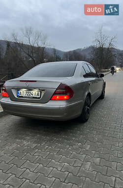 Седан Mercedes-Benz E-Class 2004 в Косове