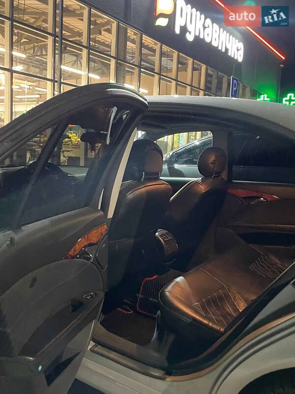 Седан Mercedes-Benz E-Class 2002 в Пустомитах