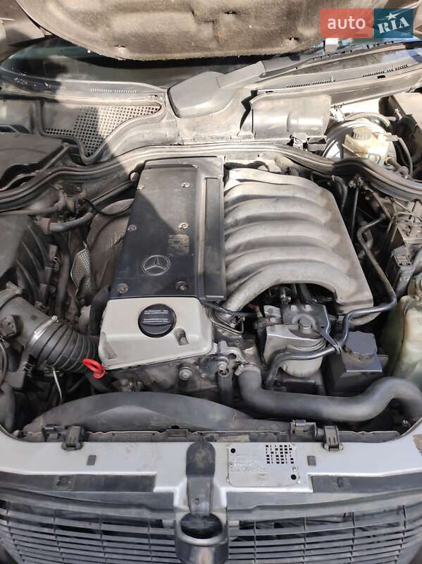 Седан Mercedes-Benz E-Class 1999 в Киеве