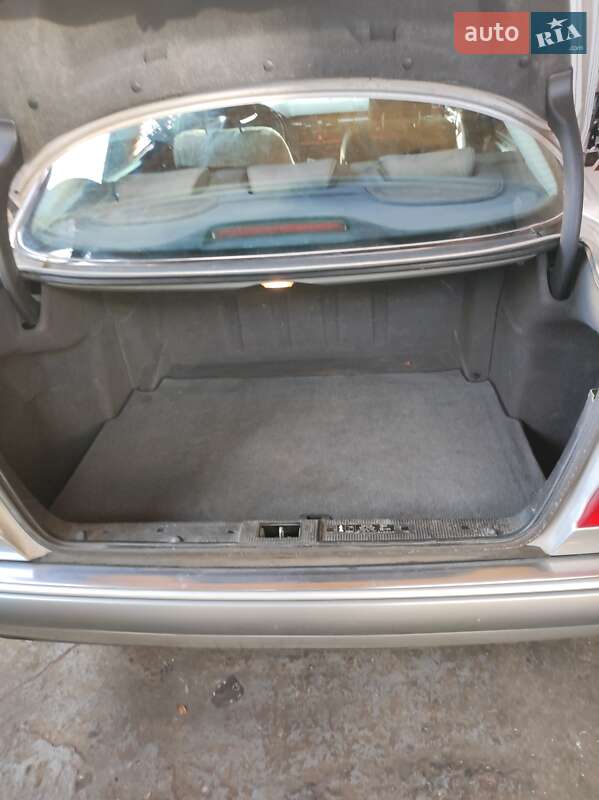 Седан Mercedes-Benz E-Class 1999 в Киеве