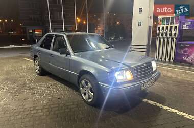 Седан Mercedes-Benz E-Class 1990 в Харкові