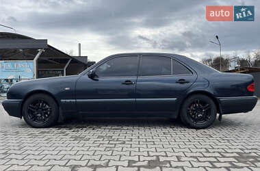 Седан Mercedes-Benz E-Class 1997 в Іршаві