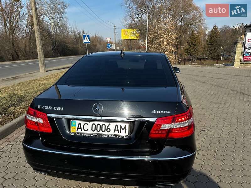 Седан Mercedes-Benz E-Class 2012 в Луцке