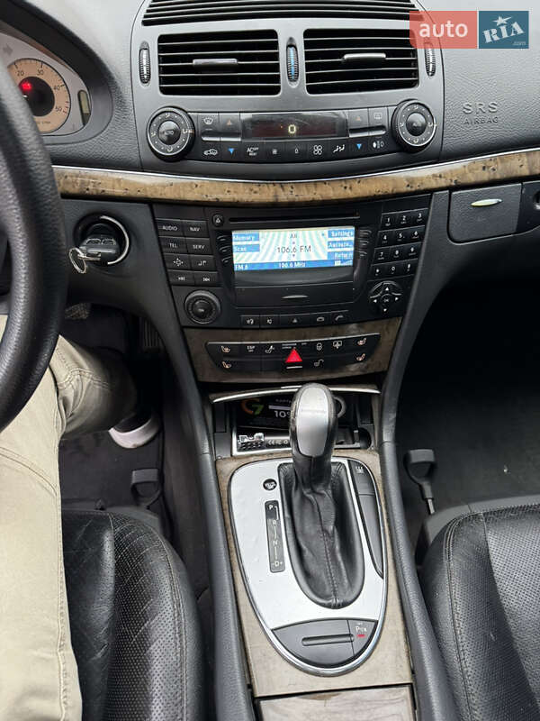 Седан Mercedes-Benz E-Class 2002 в Черновцах