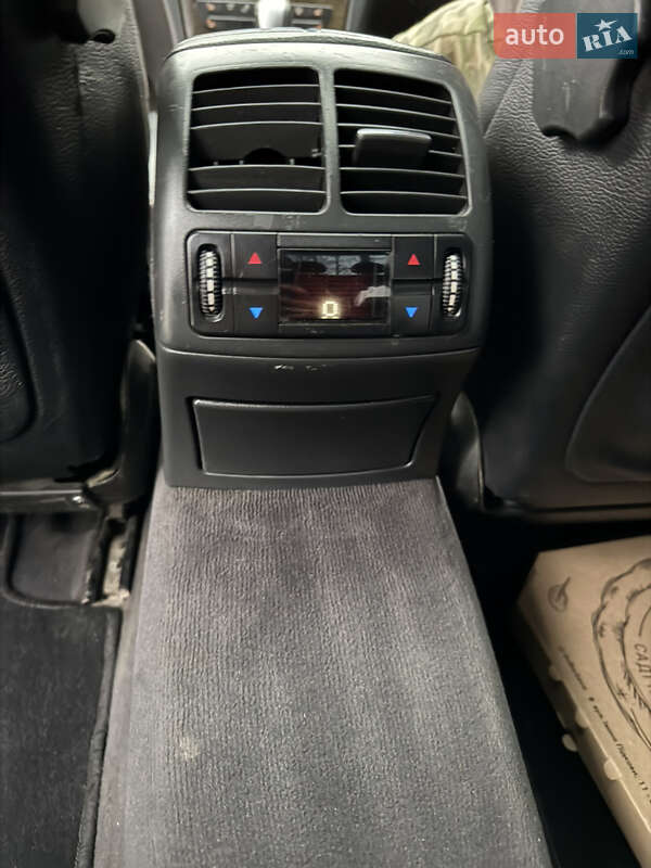 Седан Mercedes-Benz E-Class 2002 в Черновцах