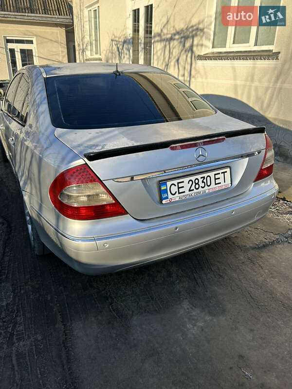 Седан Mercedes-Benz E-Class 2002 в Черновцах
