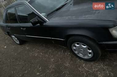 Седан Mercedes-Benz E-Class 1988 в 