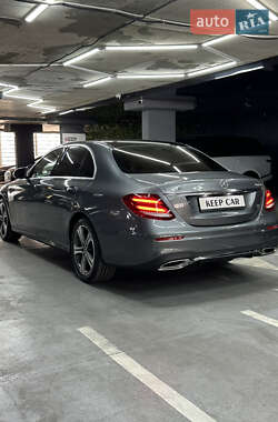 Седан Mercedes-Benz E-Class 2017 в 