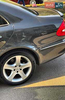 Седан Mercedes-Benz E-Class 2004 в 