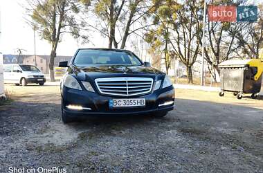 Седан Mercedes-Benz E-Class 2011 в Сокале