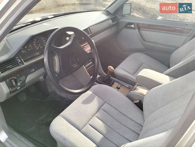 Седан Mercedes-Benz E-Class 1995 в Житомирі