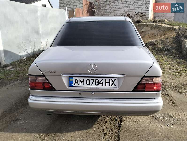 Седан Mercedes-Benz E-Class 1995 в Житомирі