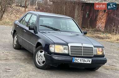 Седан Mercedes-Benz E-Class 1987 в Жовкве