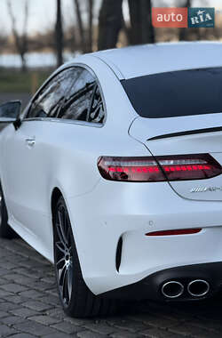 Купе Mercedes-Benz E-Class 2023 в 