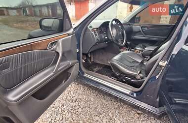 Седан Mercedes-Benz E-Class 2001 в 