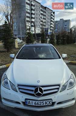 Купе Mercedes-Benz E-Class 2011 в 