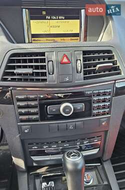 Купе Mercedes-Benz E-Class 2011 в 