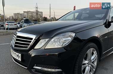 Седан Mercedes-Benz E-Class 2010 в 