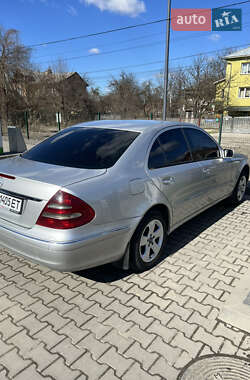 Седан Mercedes-Benz E-Class 2003 в  фото 2 Седан Mercedes-Benz E-Class 2003 в