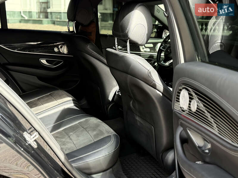 Седан Mercedes-Benz E-Class 2016 в Киеве
