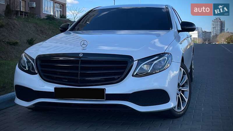 Седан Mercedes-Benz E-Class 2016 в Южному