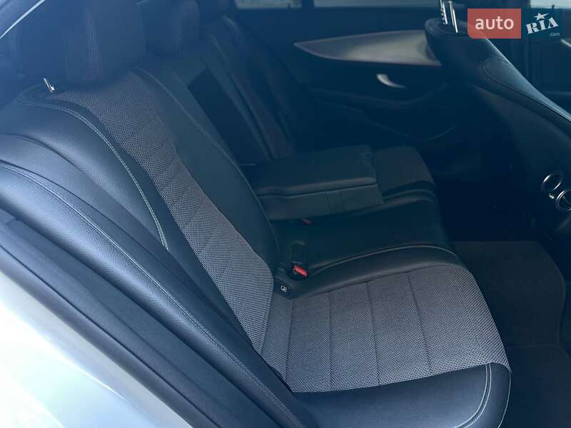 Седан Mercedes-Benz E-Class 2016 в Южному