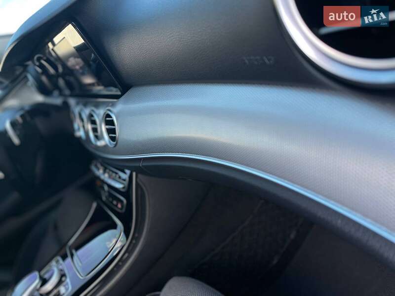 Седан Mercedes-Benz E-Class 2016 в Южному