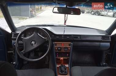 Седан Mercedes-Benz E-Class 1989 в 