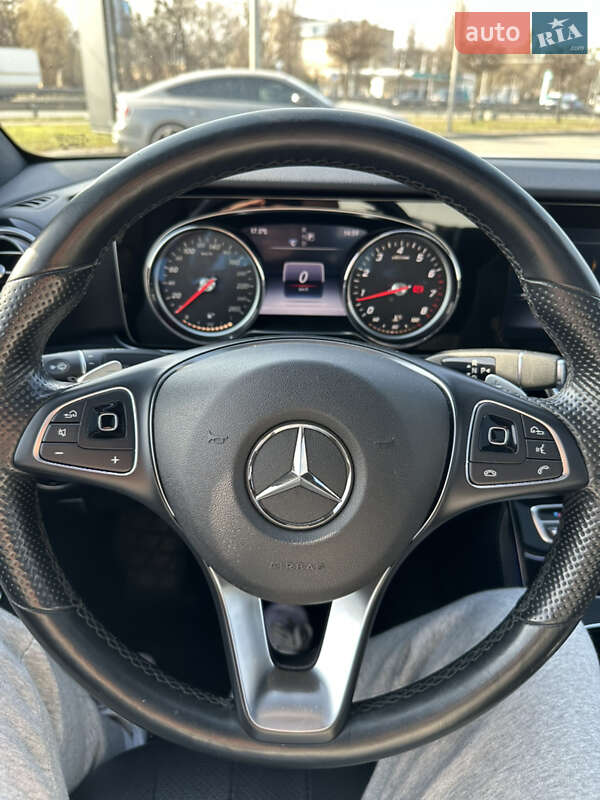 Седан Mercedes-Benz E-Class 2017 в Києві
