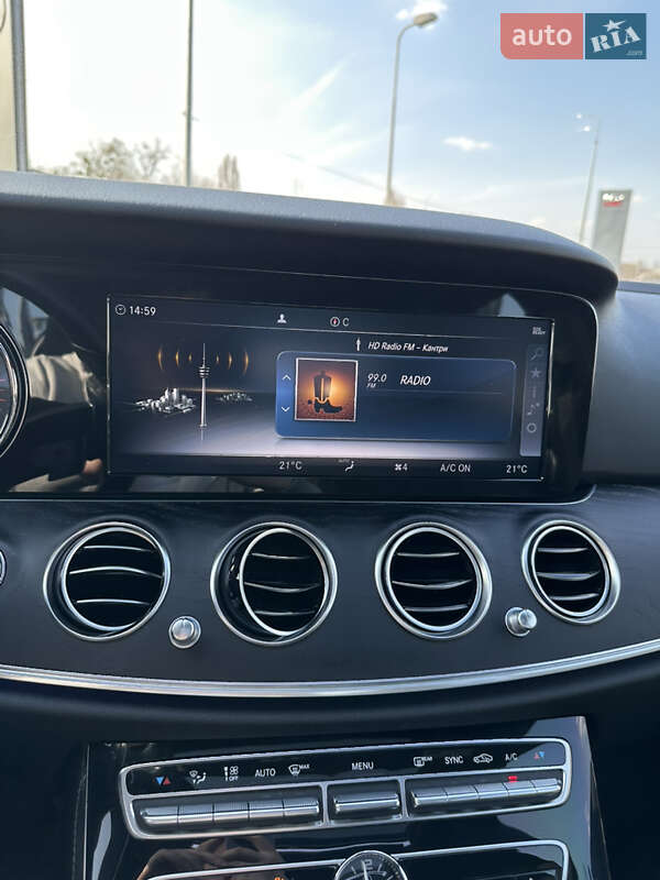 Седан Mercedes-Benz E-Class 2017 в Києві
