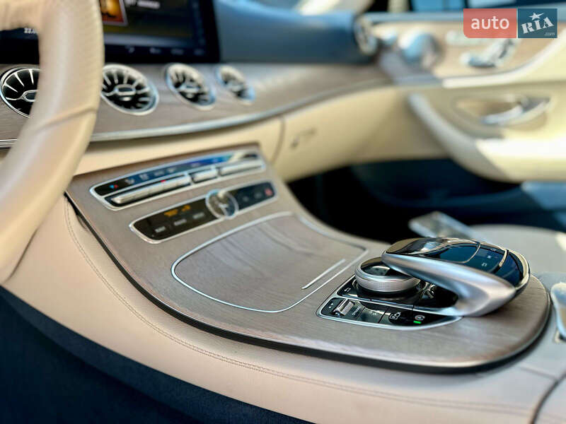 Кабриолет Mercedes-Benz E-Class 2017 в Киеве фото 12 Кабриолет Mercedes-Benz E-Class 2017 в Киеве