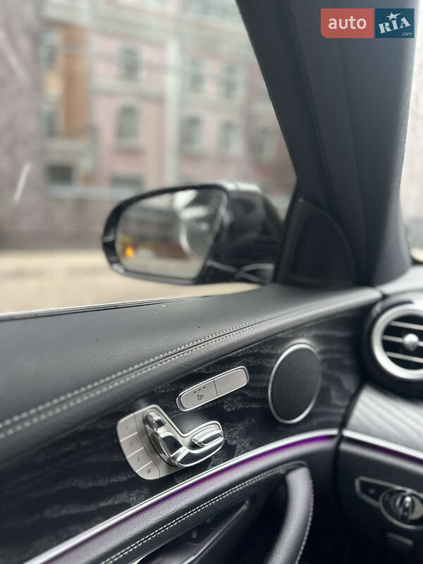 Седан Mercedes-Benz E-Class 2020 в Киеве