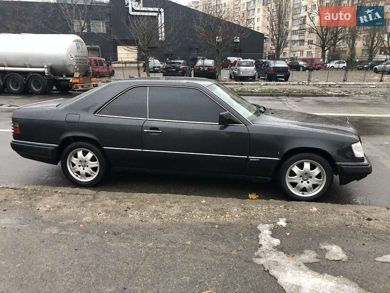 Mercedes-Benz E-Class 1995