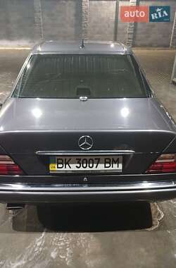 Седан Mercedes-Benz E-Class 1995 в 