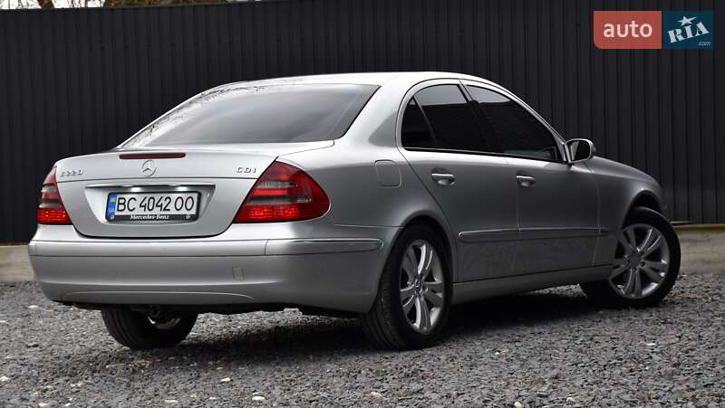 Седан Mercedes-Benz E-Class 2004 в Дрогобыче